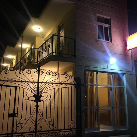 Cheers Bed&Breakfast Addis Abeba Buitenkant foto